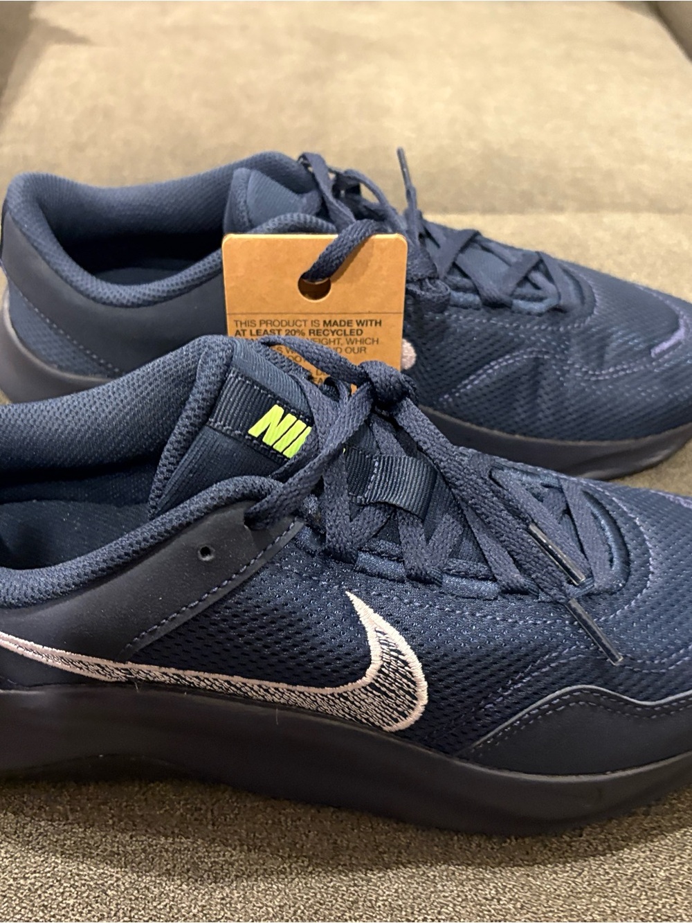 Nike Legends Navy Low-Top Athletic Sneakers Size 8 Brand New